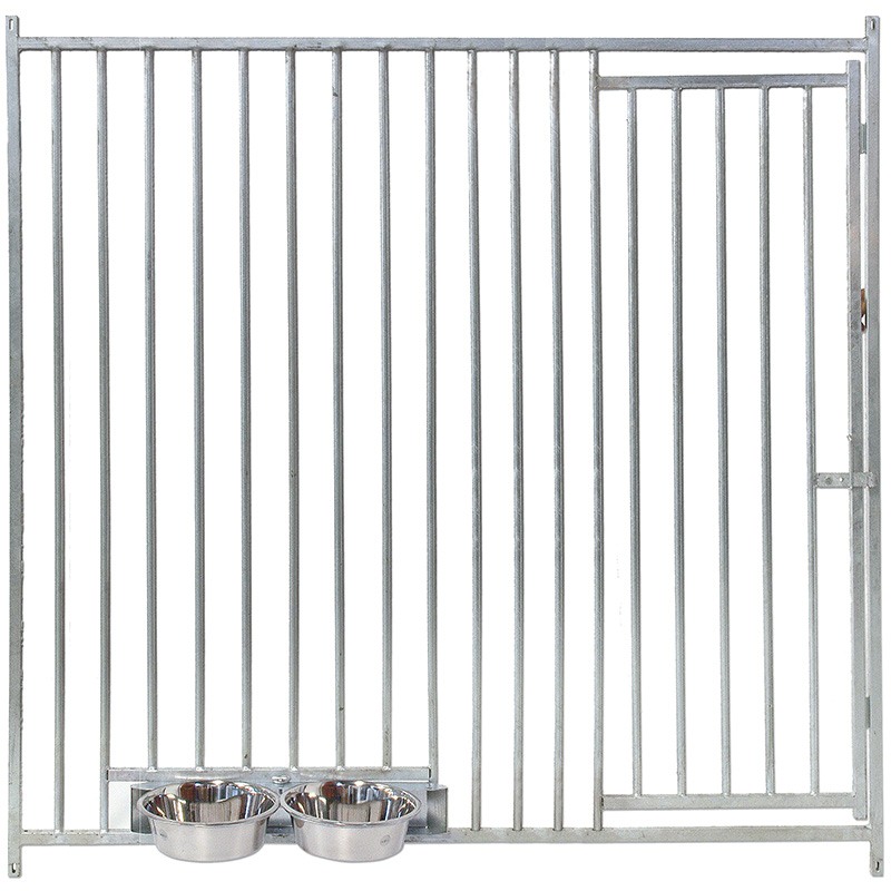 Frente de barras de 8 cms. con puerta y con comederos - 200x185 cms.